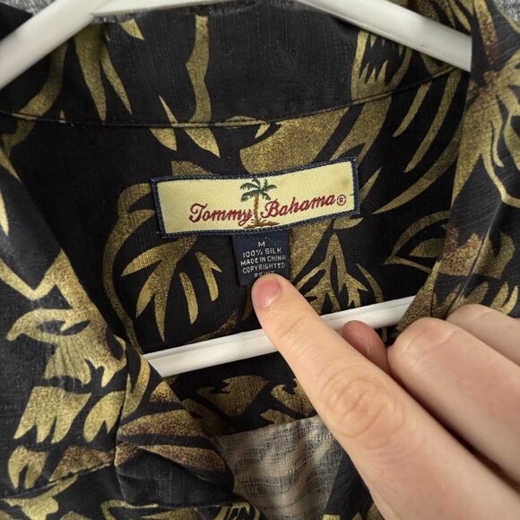 Tommy Bahama All Silk Floral Black Green Short Sleeve Camp Shirt Loop Collar Med - Picture 8 of 13